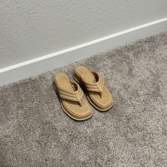 Princess Polly tan platform flip flops - Picture 12 of 14
